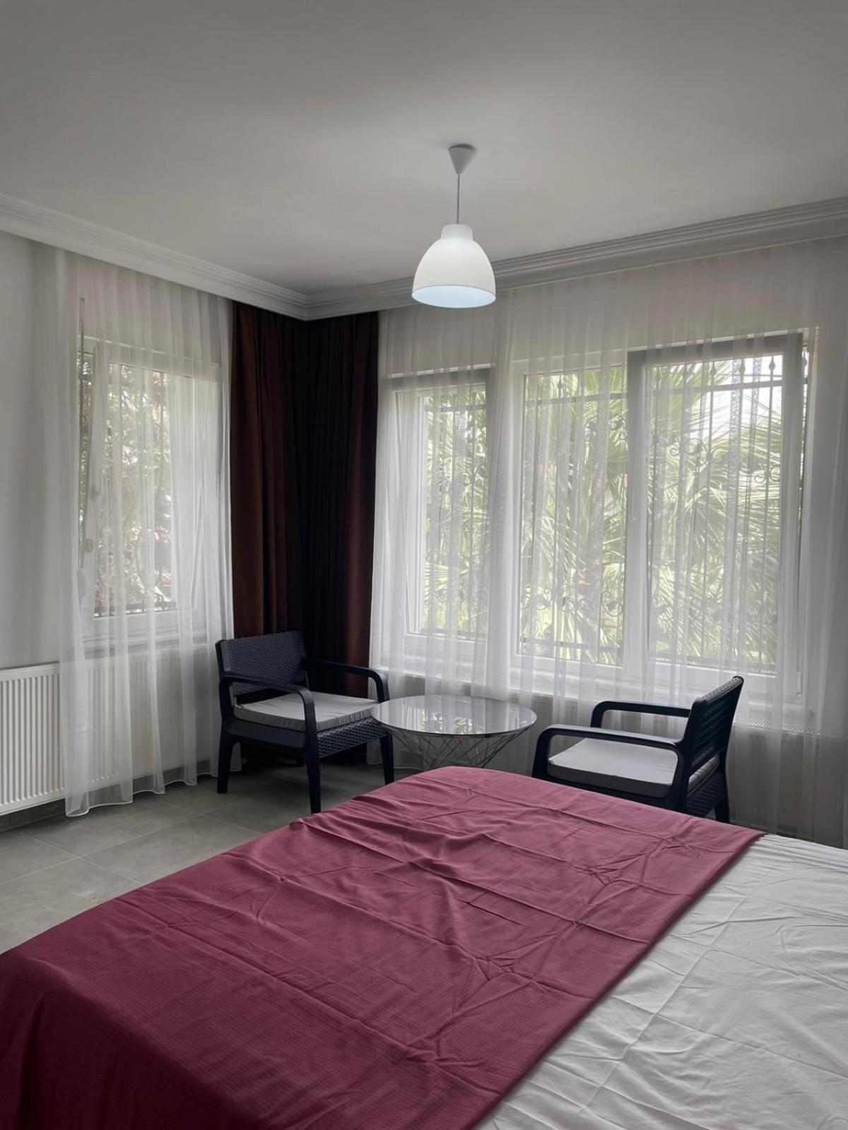Evim Palace Oeren Buitenkant foto